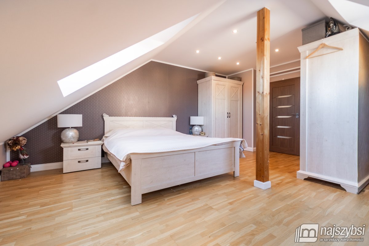 STARGARD- 3 POKOJE 2 PIĘTRO (18)