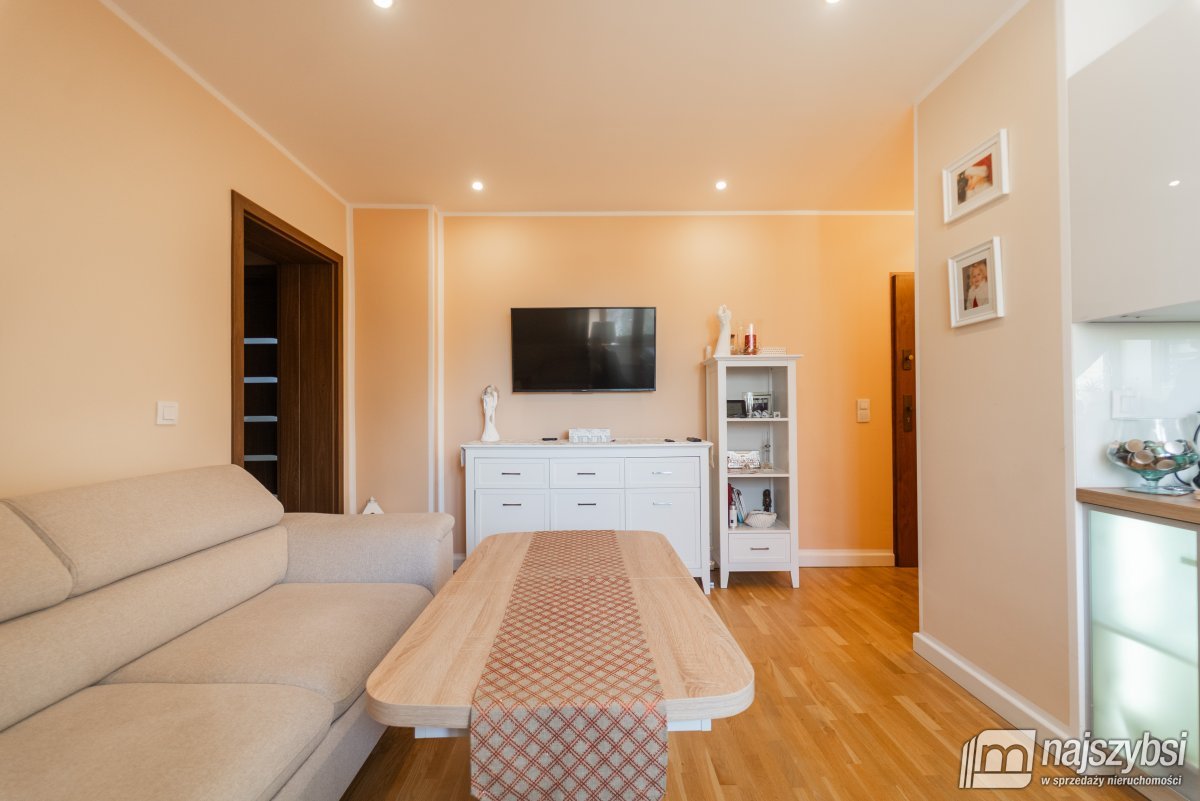 STARGARD- 3 POKOJE 2 PIĘTRO (8)