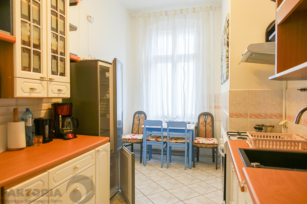 Centrum 4 pokoje 118 m2, umeblowane, 3800+1000 (1)