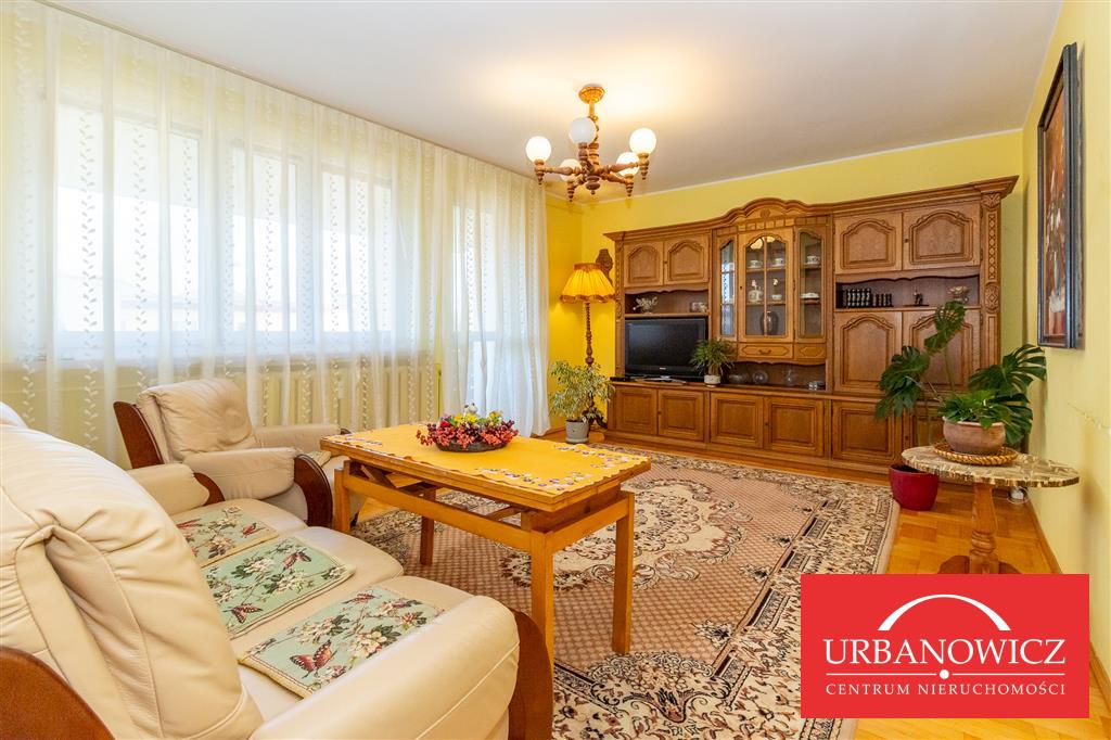 4-pokojowe mieszkanie, sąsiedztwo Góry Chełmskiej. (1)