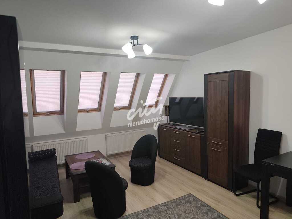 Klimatyczna kawalerka gotowa do zamieszkania! (4)