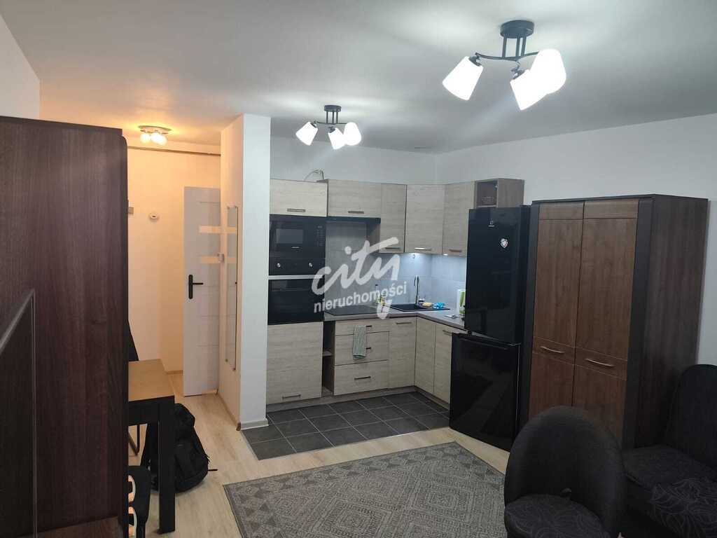 Klimatyczna kawalerka gotowa do zamieszkania! (2)