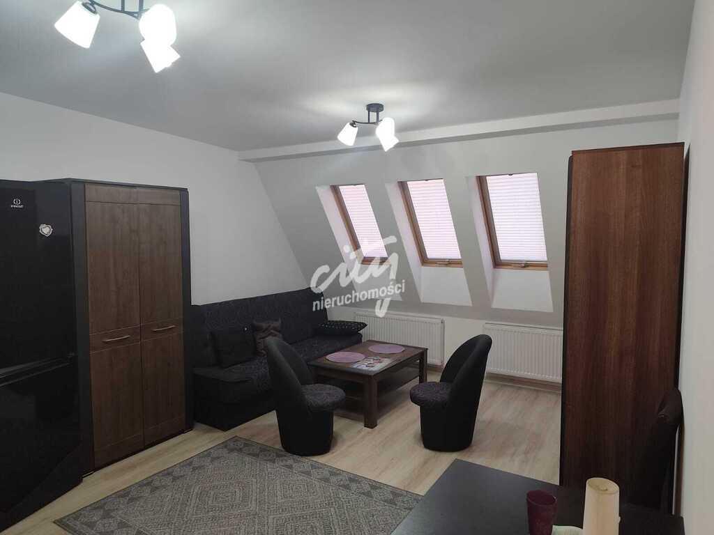 Klimatyczna kawalerka gotowa do zamieszkania! (3)