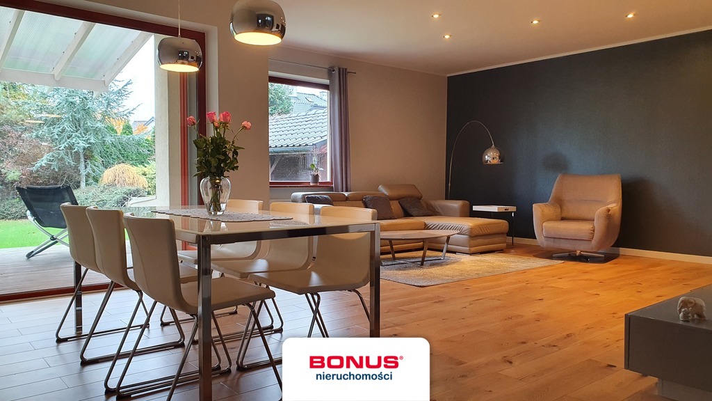 Komfortowy dom z zadbanym ogrodem (1)