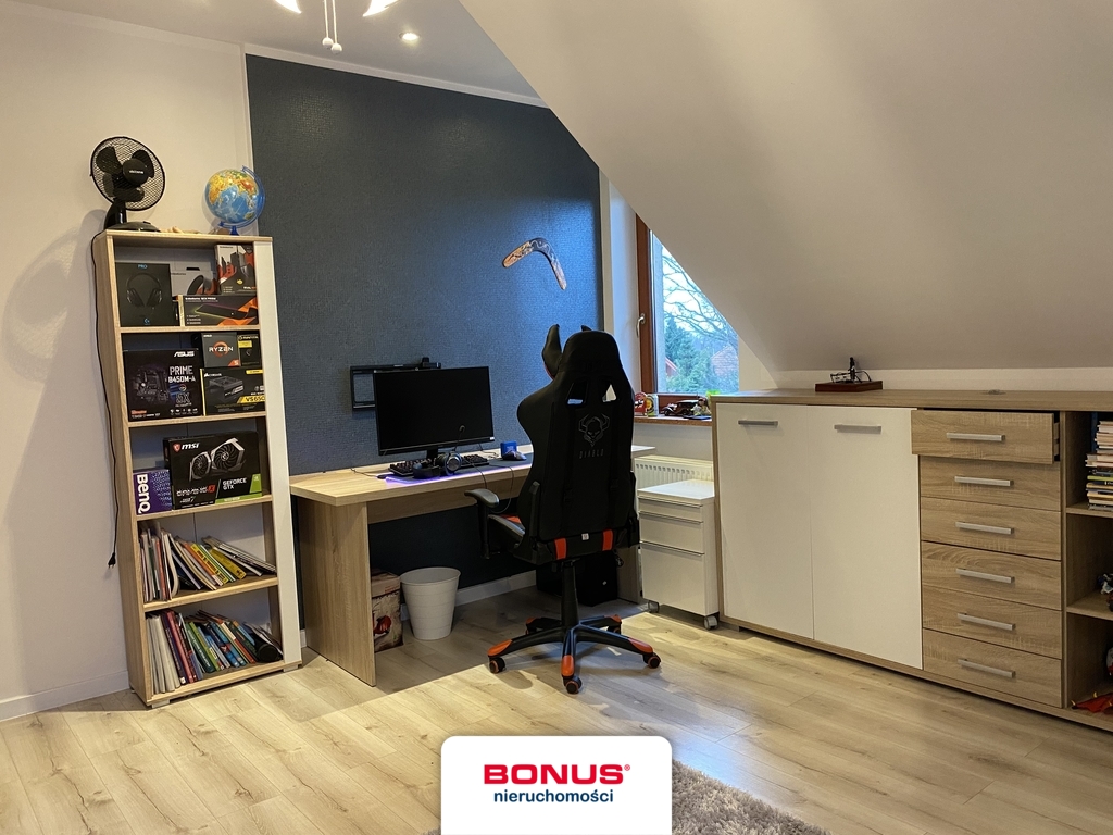 Komfortowy dom z zadbanym ogrodem (11)