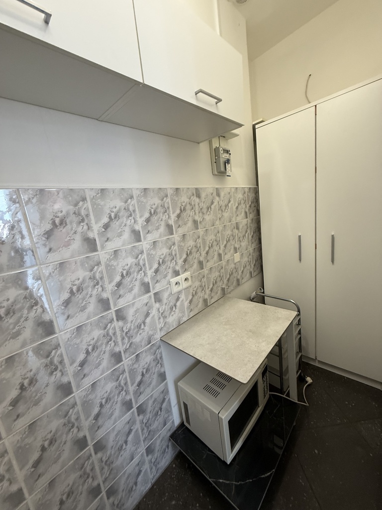 Do wynajęcia lokal o pow 24m2 z witrynami (7)