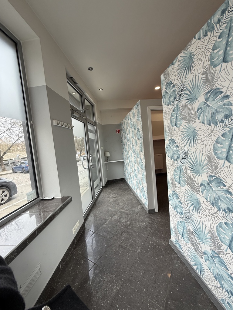 Do wynajęcia lokal o pow 24m2 z witrynami (4)