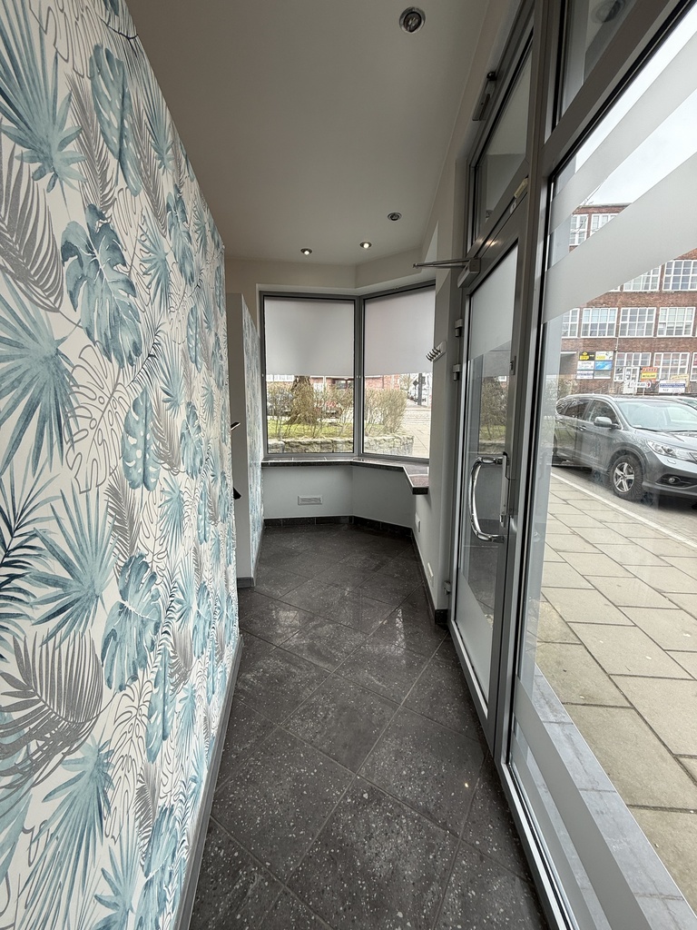 Do wynajęcia lokal o pow 24m2 z witrynami (3)