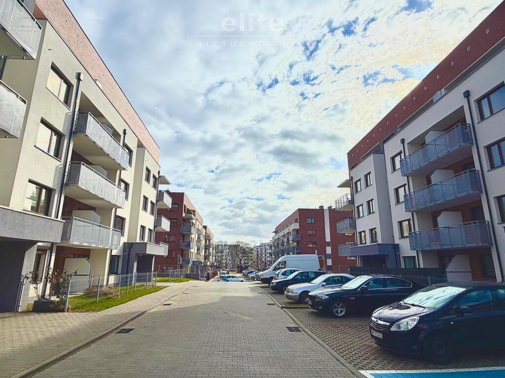 Nowe Miasto, 3 pok. z tarasem i balkonem, winda (1)