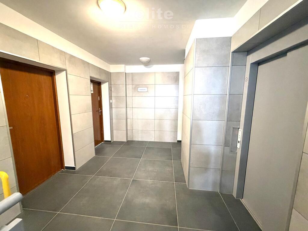 Nowe Miasto, 3 pok. z tarasem i balkonem, winda (10)
