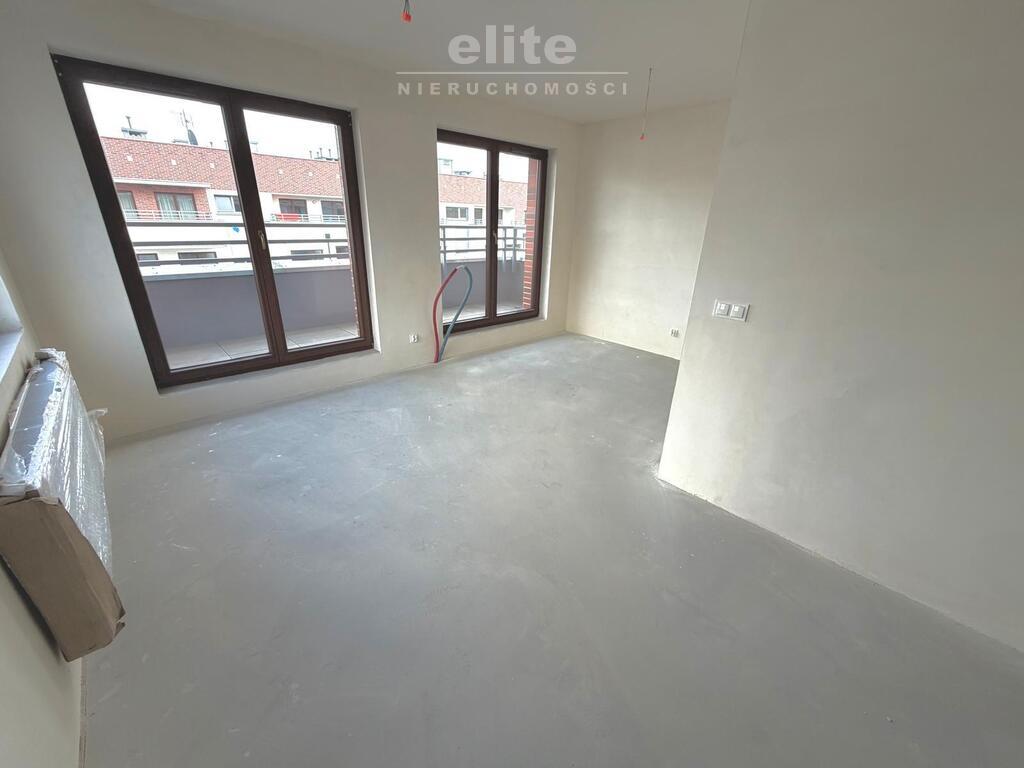 Nowe Miasto, 3 pok. z tarasem i balkonem, winda (7)