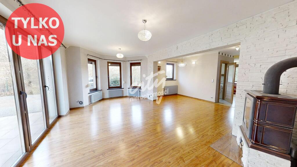 Dom bliźniaczy w cichym, zielonym zakątku (6)