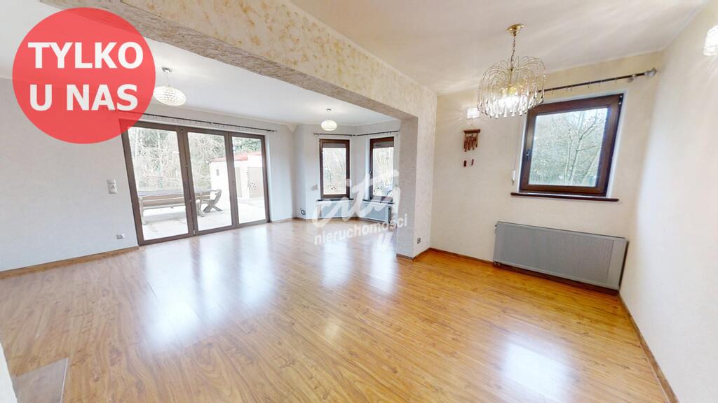 Dom bliźniaczy w cichym, zielonym zakątku (8)