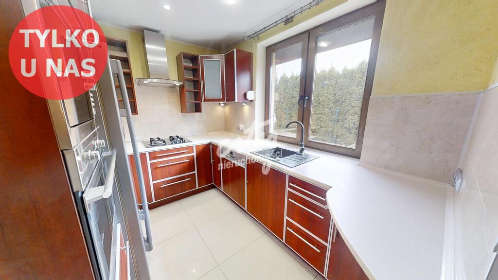 Dom bliźniaczy w cichym, zielonym zakątku (9)