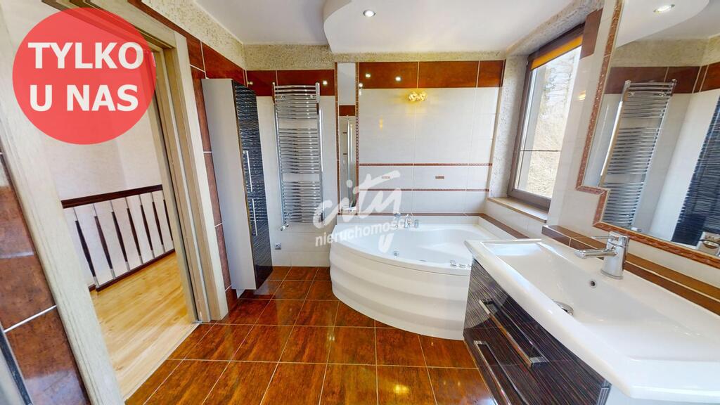 Dom bliźniaczy w cichym, zielonym zakątku (15)