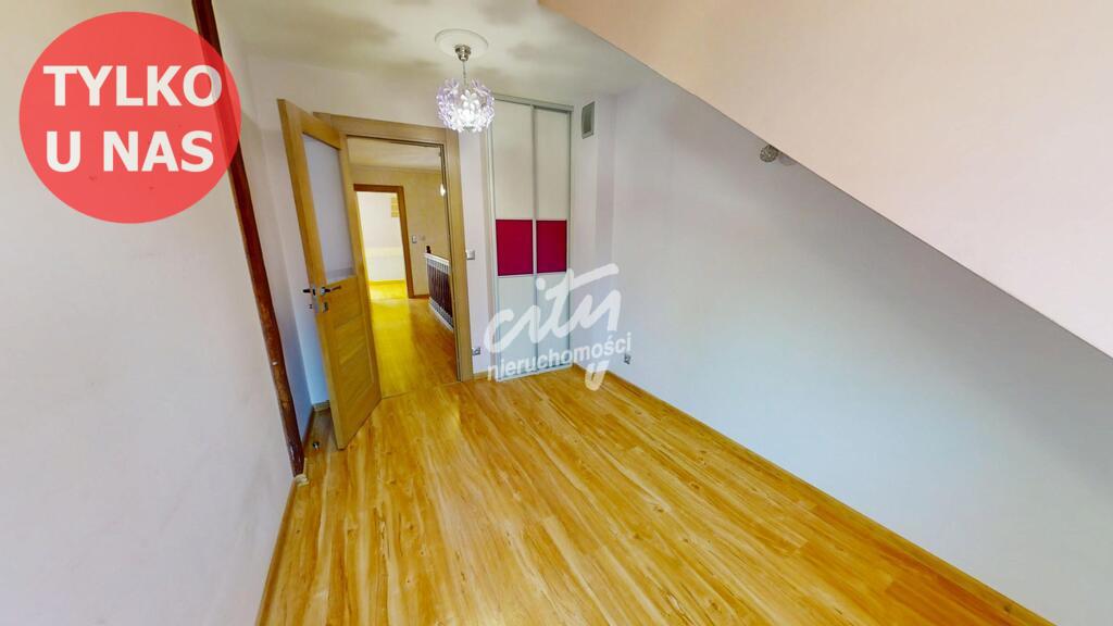 Dom bliźniaczy w cichym, zielonym zakątku (18)