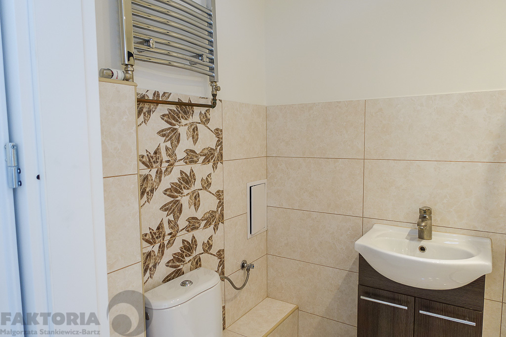 Pl. Rodła 2 pokoje 34,5 m2 po remoncie, II p. (3)