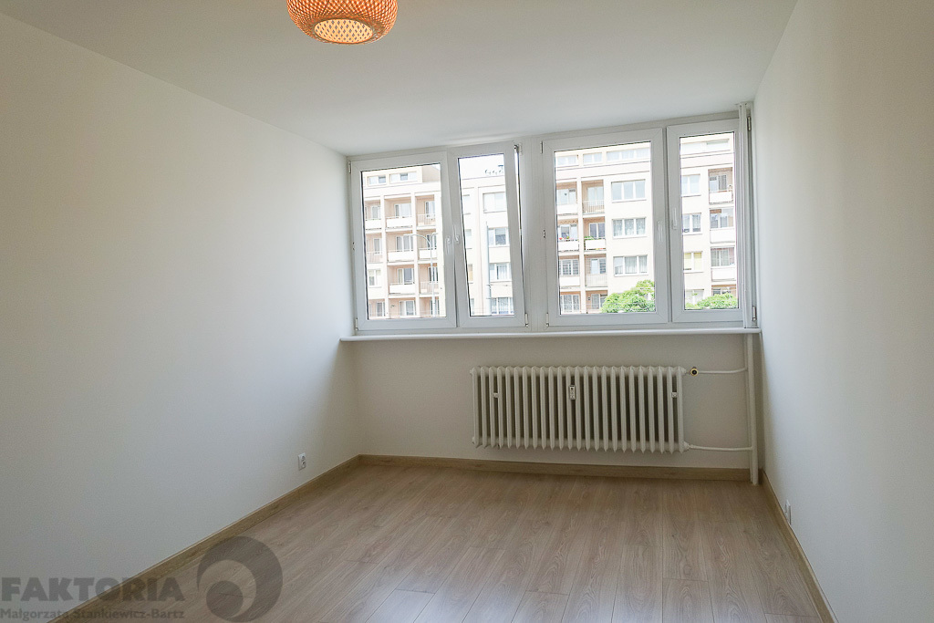 Pl. Rodła 2 pokoje 34,5 m2 po remoncie, II p. (25)