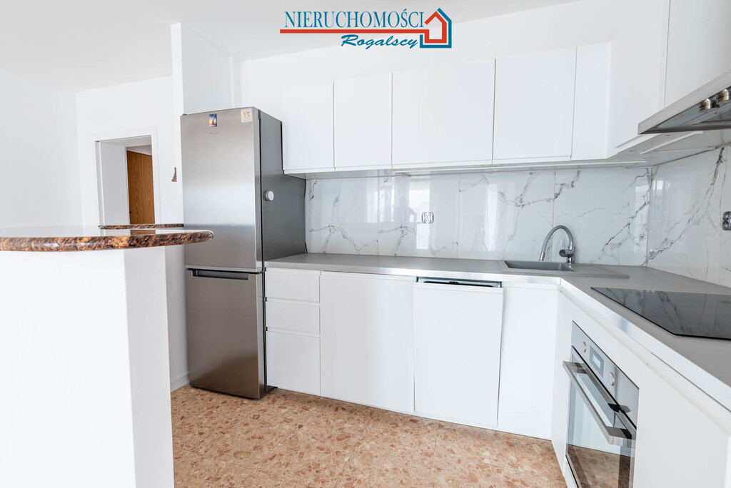 Duże mieszkanie - częściowo umeblowane (3)