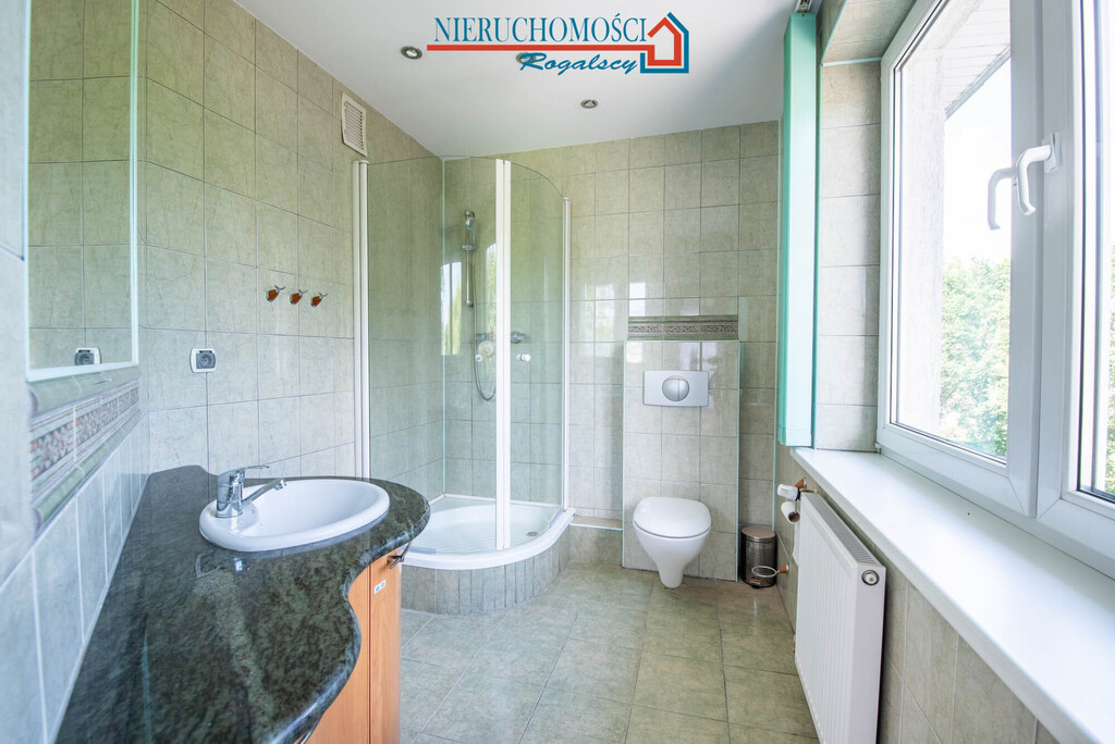 Duże mieszkanie - częściowo umeblowane (7)