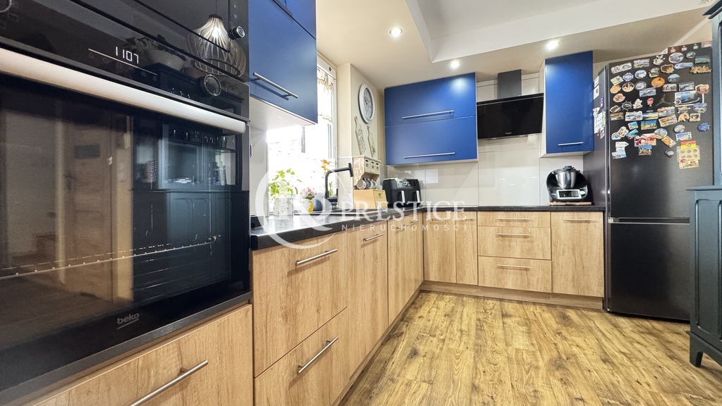 Dom nad jeziorem Szadzko - własna linia brzegowa (2)