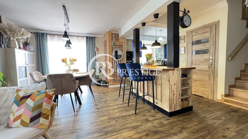 Dom nad jeziorem Szadzko - własna linia brzegowa (8)