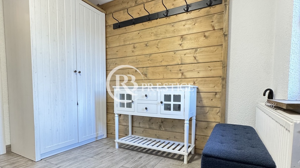 Dom nad jeziorem Szadzko - własna linia brzegowa (11)