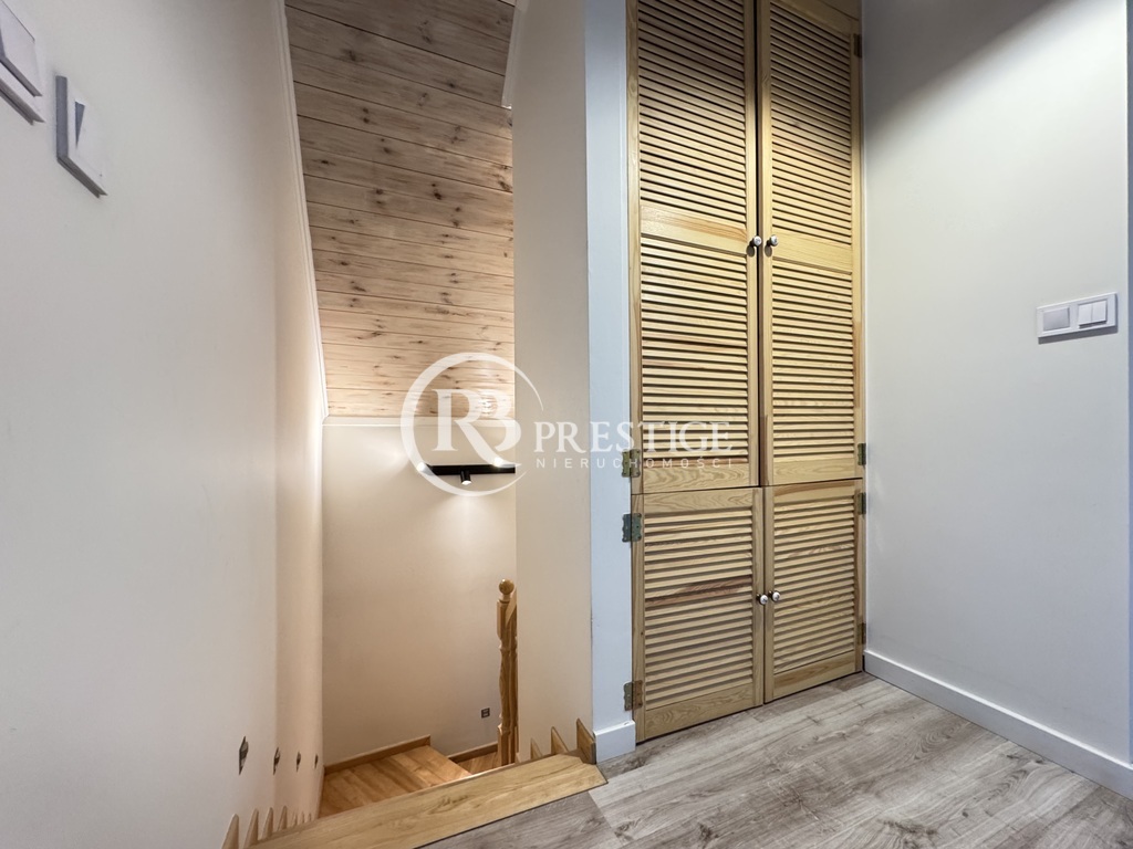 Dom nad jeziorem Szadzko - własna linia brzegowa (14)