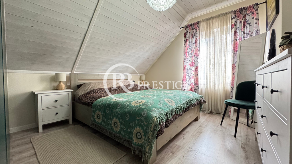 Dom nad jeziorem Szadzko - własna linia brzegowa (6)