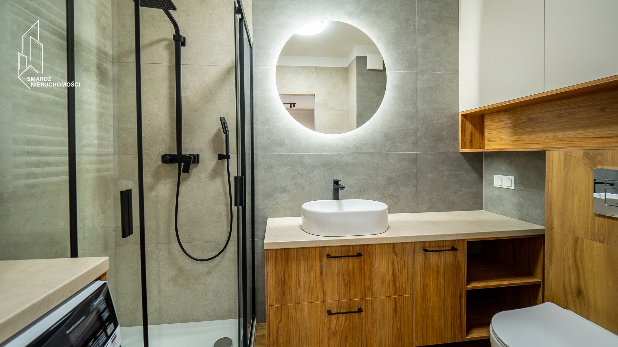 Gotowe do zamieszkania, w pełni umeblowane 2 pokojowe mieszkanie. (70)