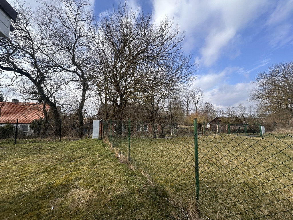 Działka nad jeziorem Miedwie z małym domkiem (5)