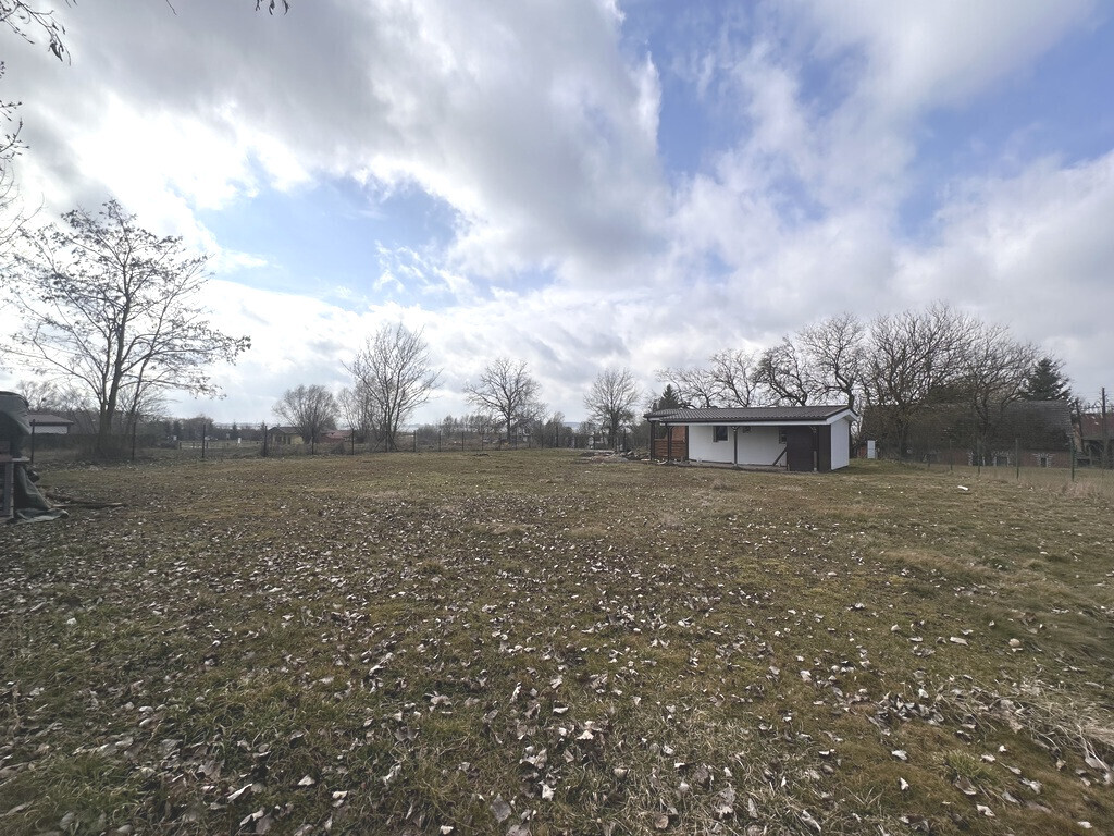 Działka nad jeziorem Miedwie z małym domkiem (3)