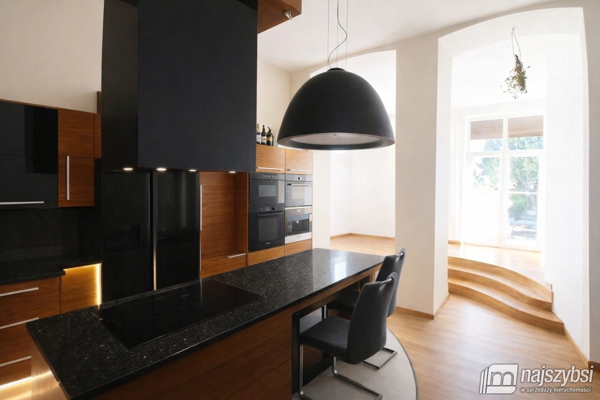 KOŁOBRZEG-WYJATKOWY APARTAMENT RODZINNY Z TARASEM  (1)