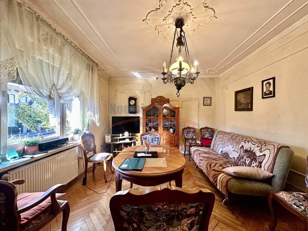 Dom w atrakcyjnej lokalizacji (1)