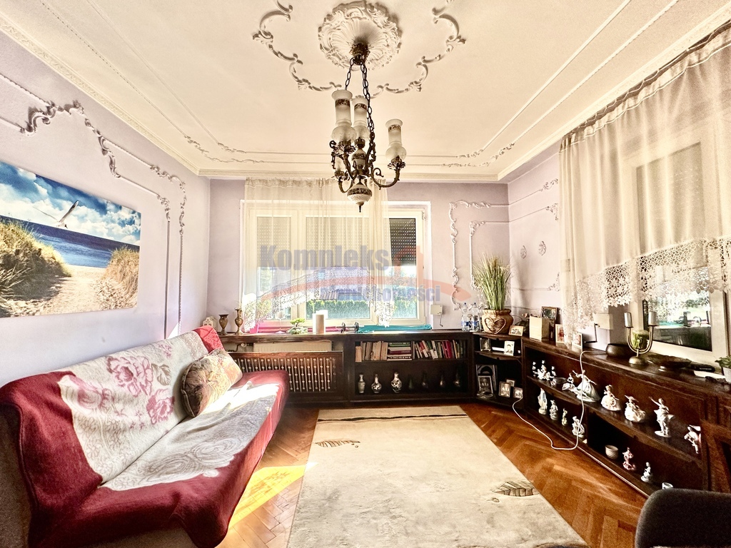 Dom w atrakcyjnej lokalizacji (4)