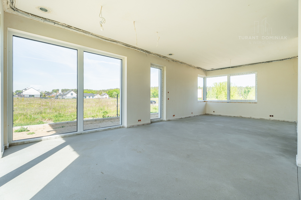 Urokliwy dom z garażem dwustanowiskowym (1)