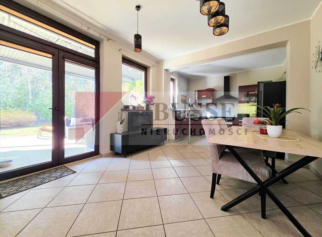 Dom przy ścianie lasu na dużej działce! (7)