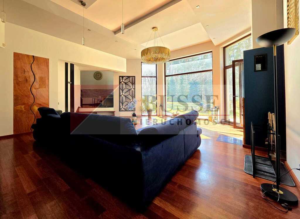 Dom przy ścianie lasu na dużej działce! (3)