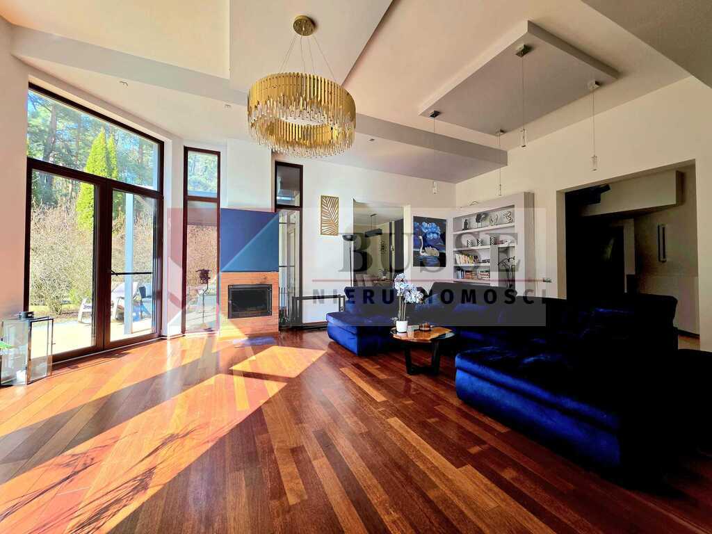 Dom przy ścianie lasu na dużej działce! (2)