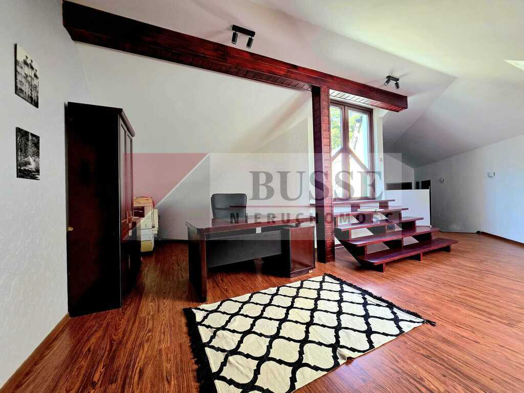 Dom przy ścianie lasu na dużej działce! (14)