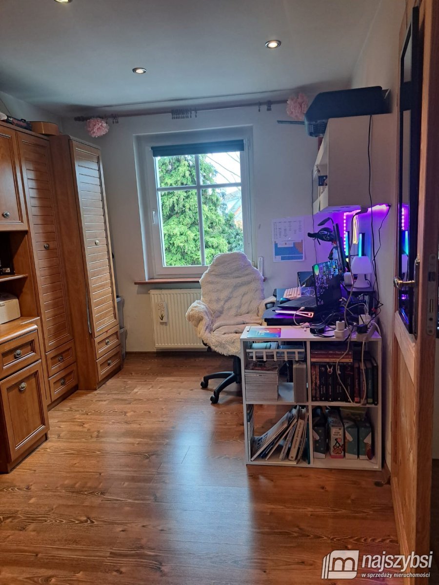 Krzywin -  dom wolnostojący z dużą działką (11)