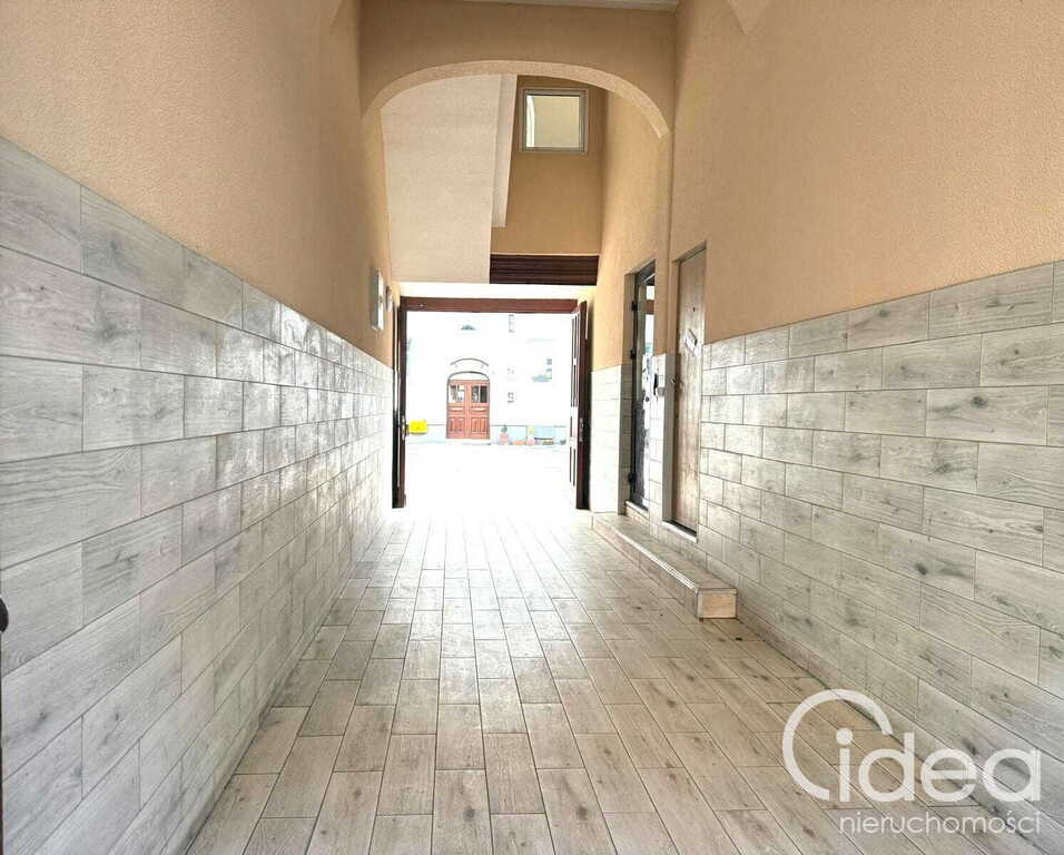 Centrum, piękna kawalerka po remoncie (12)