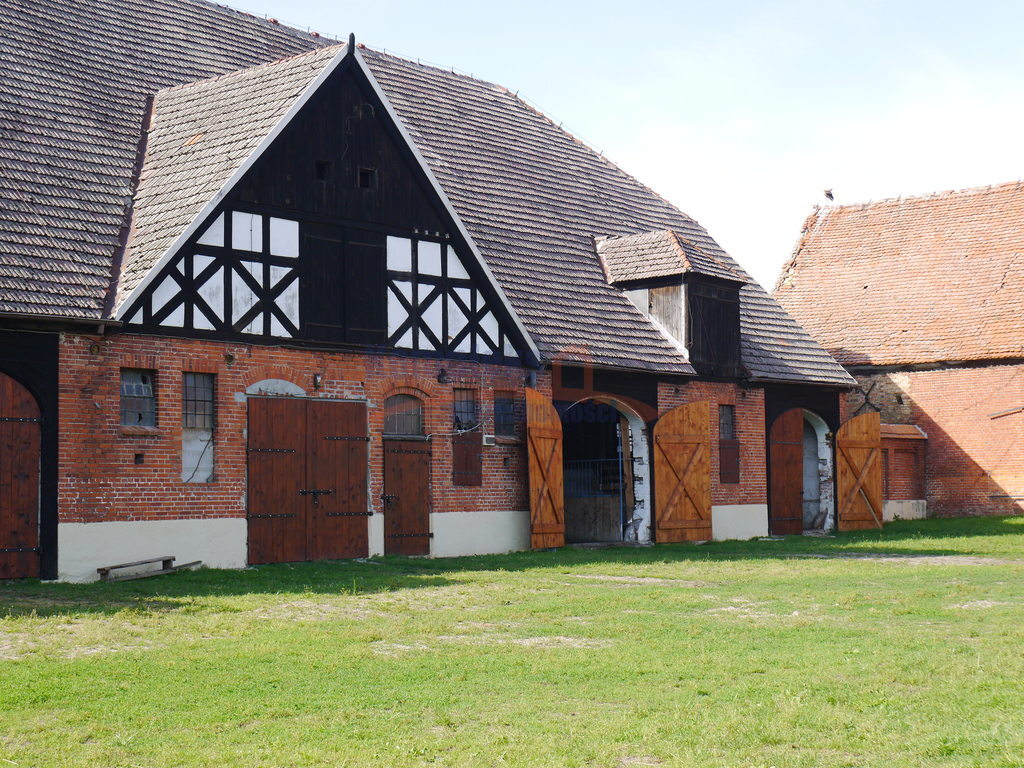 Do sprzedaży  3 budynki gospodarcze. (3)