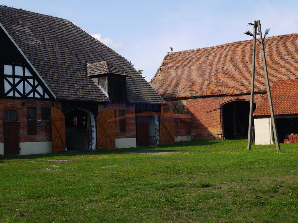 Do sprzedaży  3 budynki gospodarcze. (7)