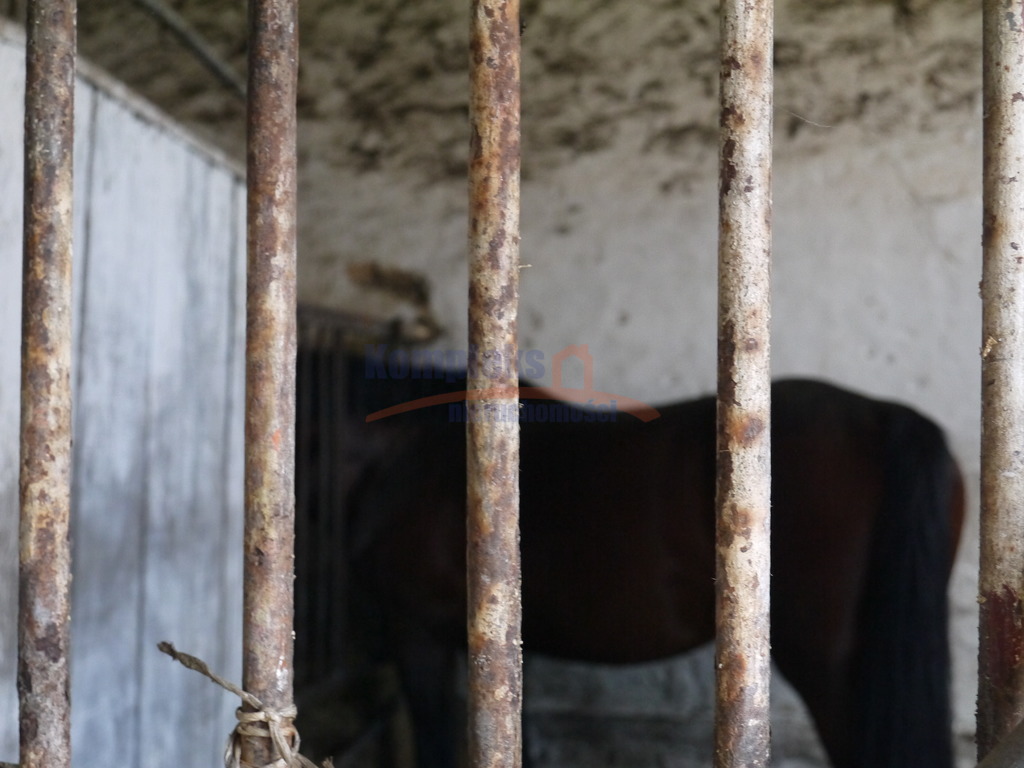 Do sprzedaży  3 budynki gospodarcze. (16)