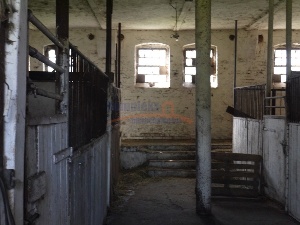 Do sprzedaży  3 budynki gospodarcze. (17)