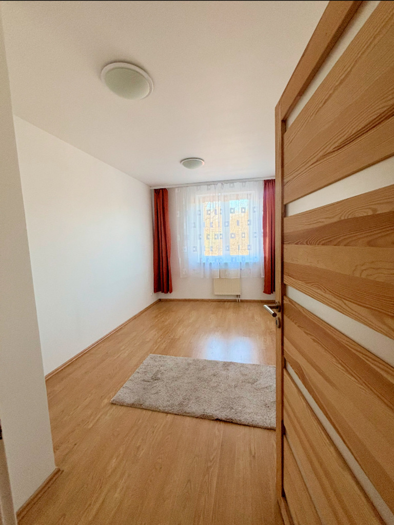 2 pokoje pod działalność lub do mieszkania (5)