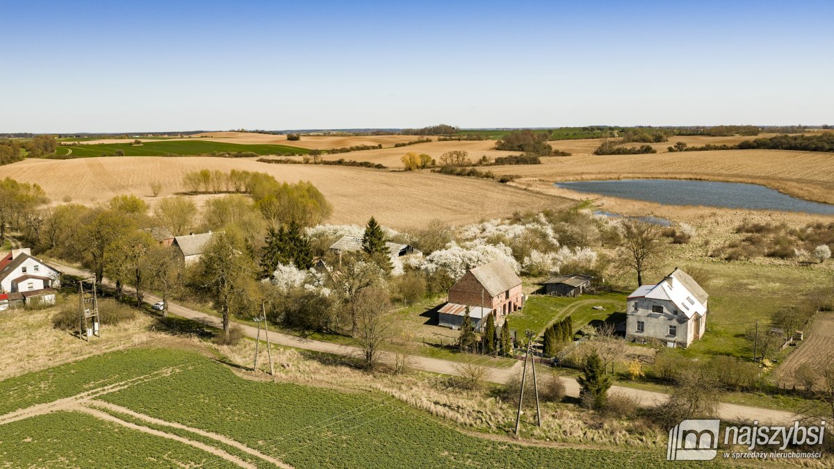 NIESUŁÓW-DOM DO ODBUDOWY Z DUŻĄ DZIAŁKĄ 1,35 HA (23)