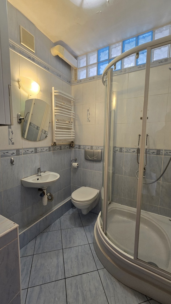 Przestronne 2 pokoje w centrum! (17)
