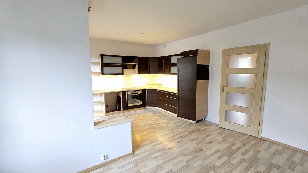 Mieszkanie 3 pokojowe z balkonem (2)